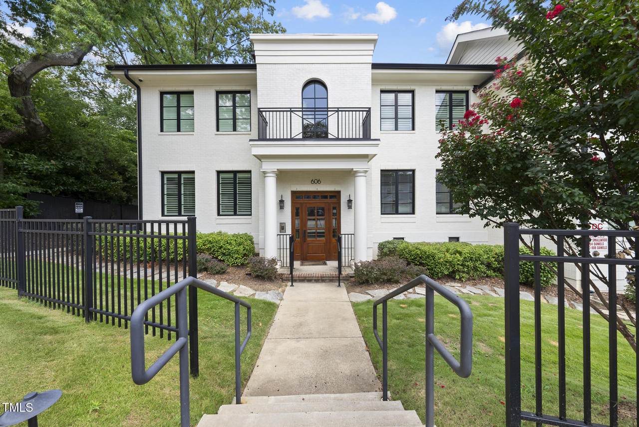 606 Daniels Street - Photo 1
