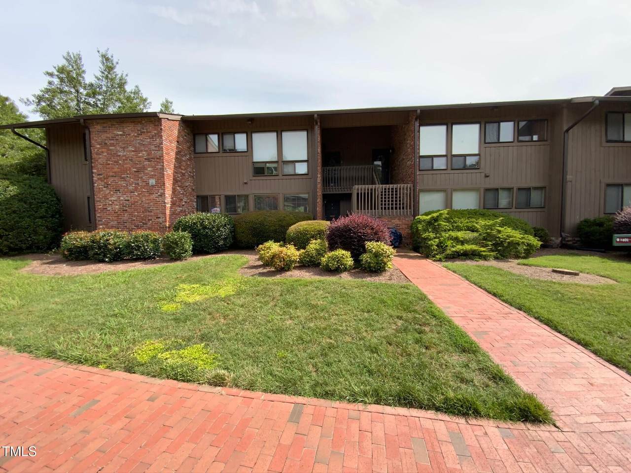 1401 Oak Tree Drive - Photo 1