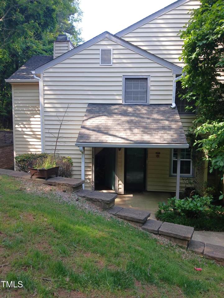 104 Oak Hollow Court - Photo 1