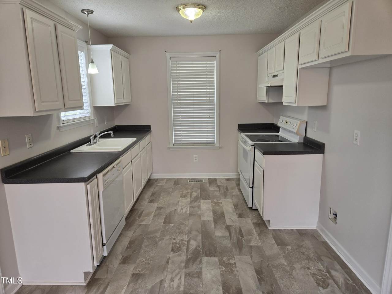 288 Rosa Circle - Photo 1