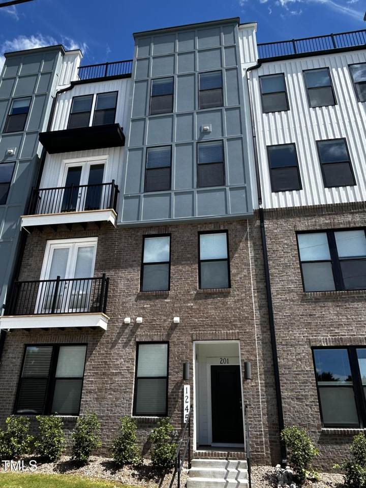 1245 Blount Street - Photo 1