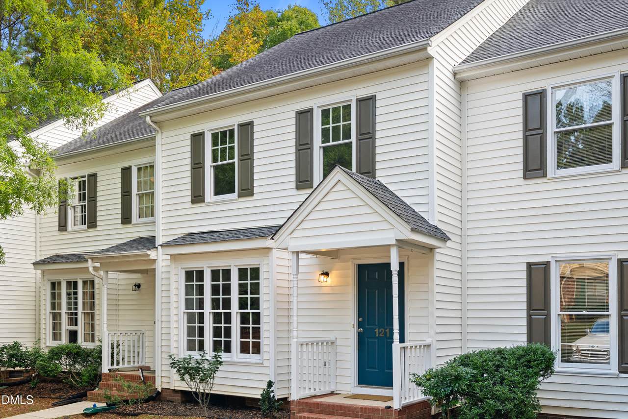 121 Luxon Place - Photo 1