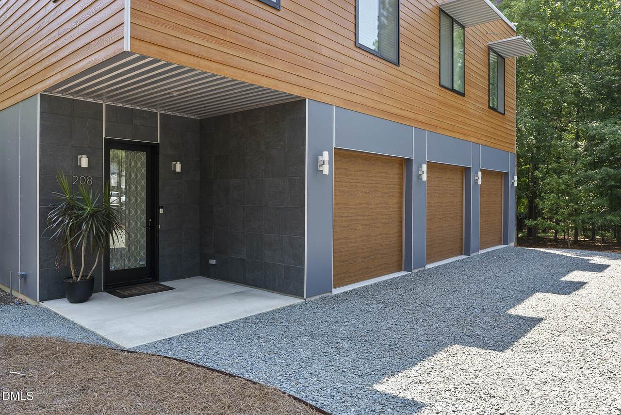 208 Curlew Drive - Photo 1