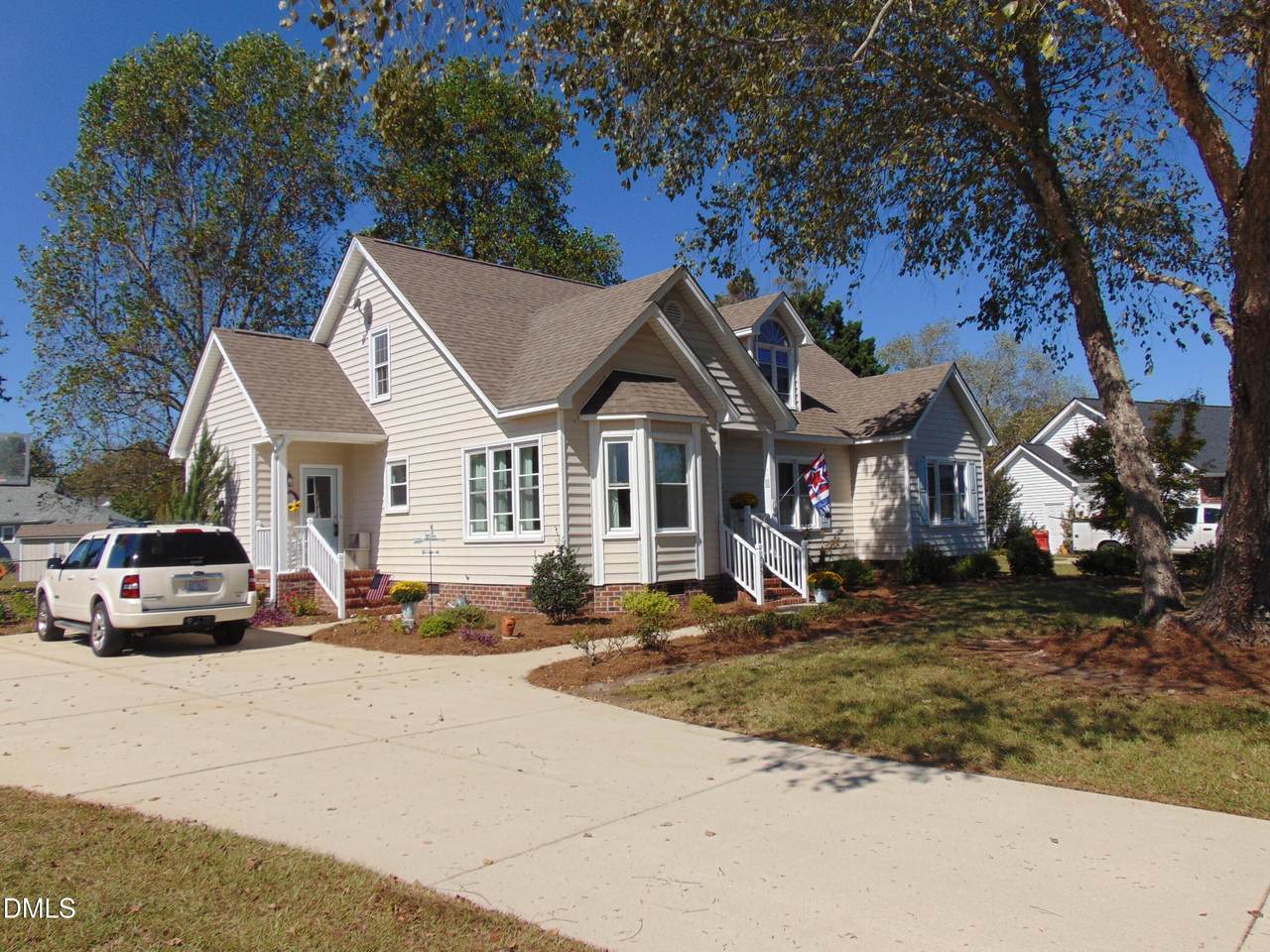 723 Bayberry Court - Photo 1