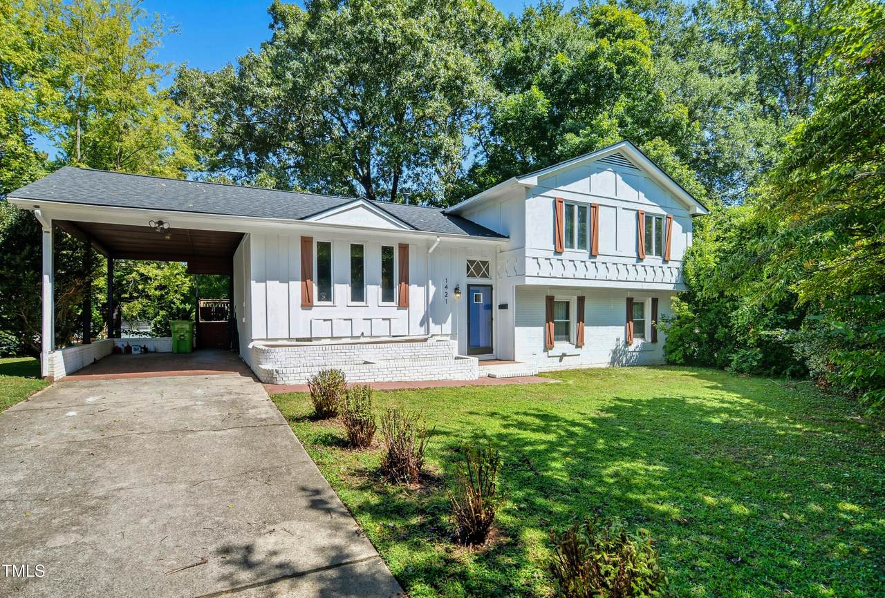 1421 Lions Way - Photo 1