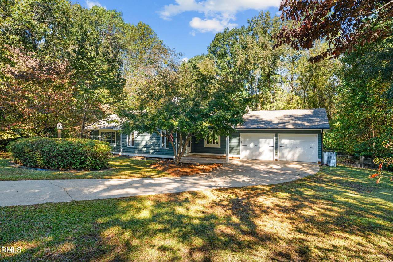 108 Oaklake Court - Photo 1