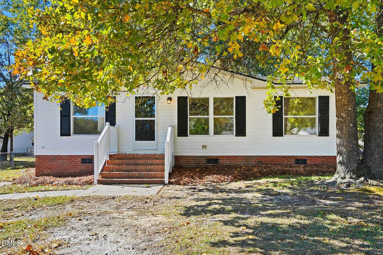 27 Tryon Ct W - Photo 1