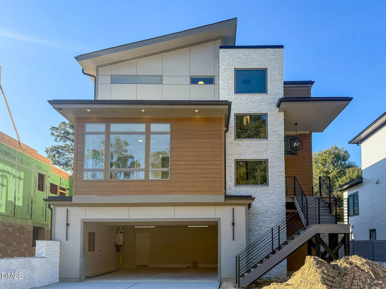 407 Waldo Street - Photo 1