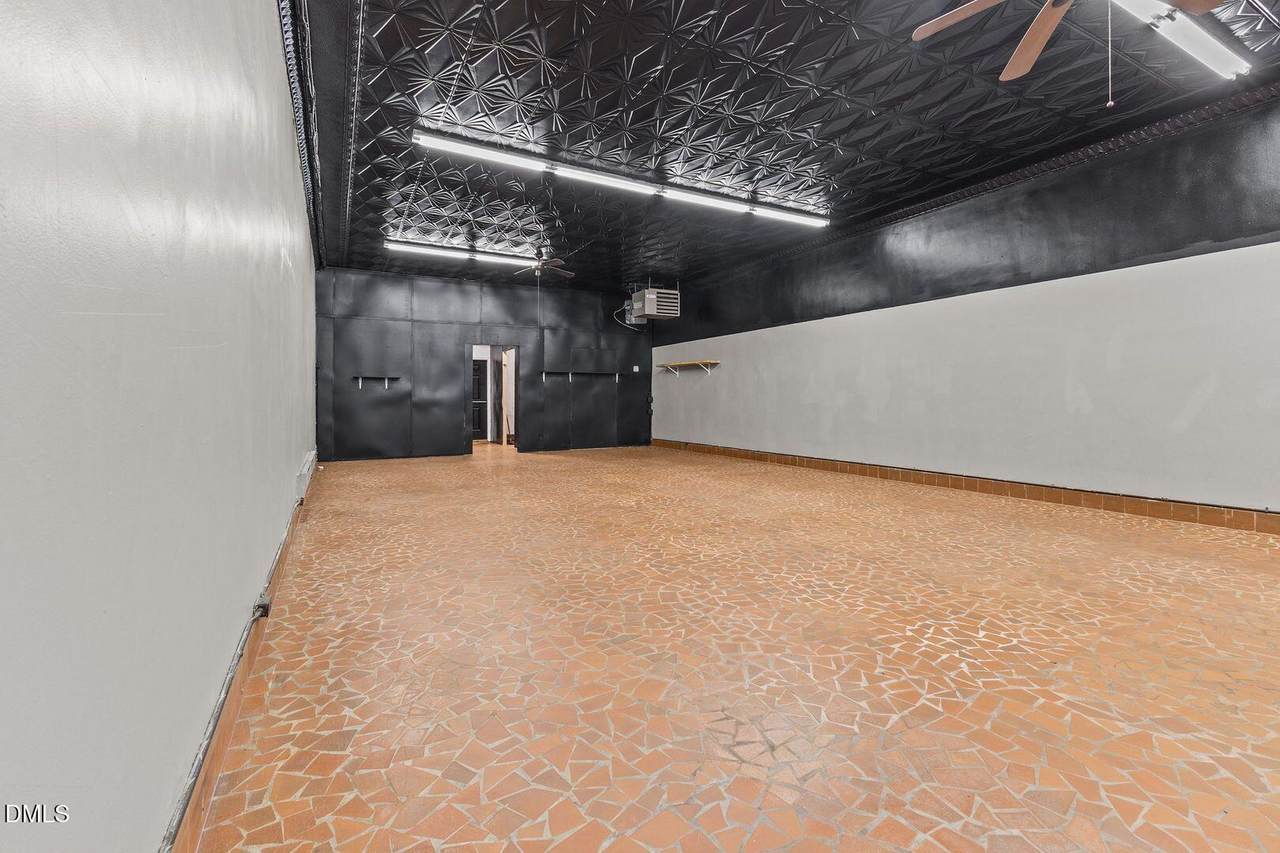 1009 Main Street - Photo 1