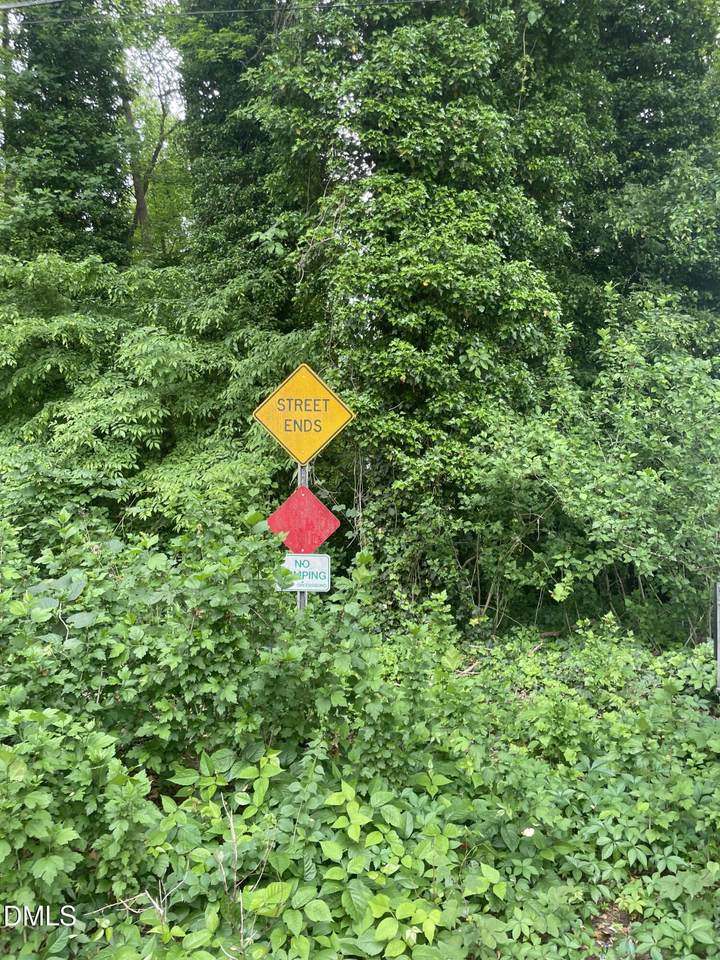 1905 Jane Street - Photo 1