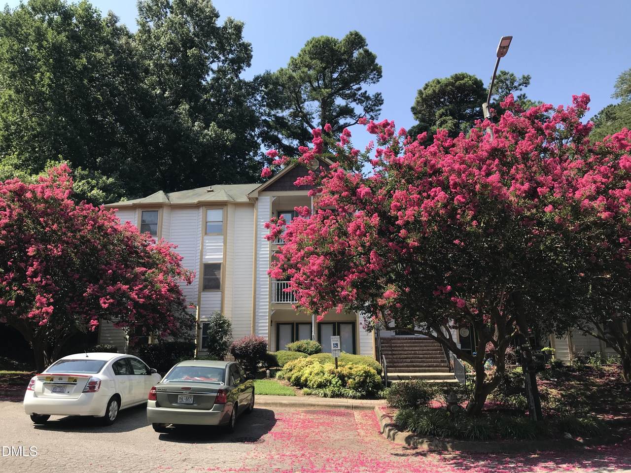 1521 Creekwood Court - Photo 1