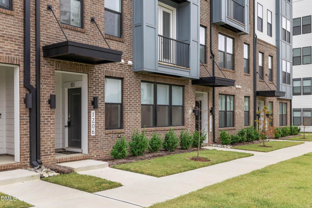 1206 Coach Station Alley - Photo 1