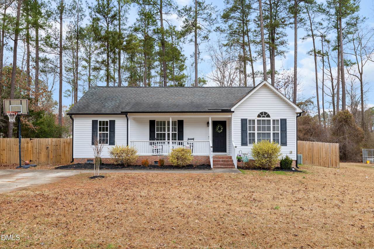 913 Sanders Street - Photo 1