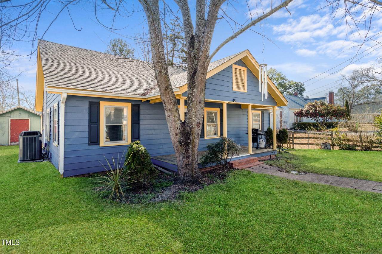 805 11th Street - Photo 1