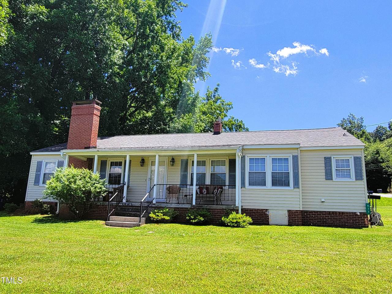 411 Raleigh Street - Photo 1
