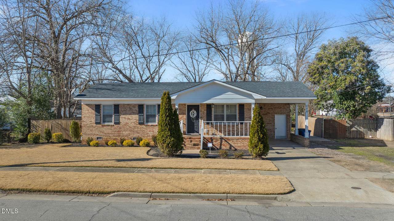 208 Webb Street - Photo 1