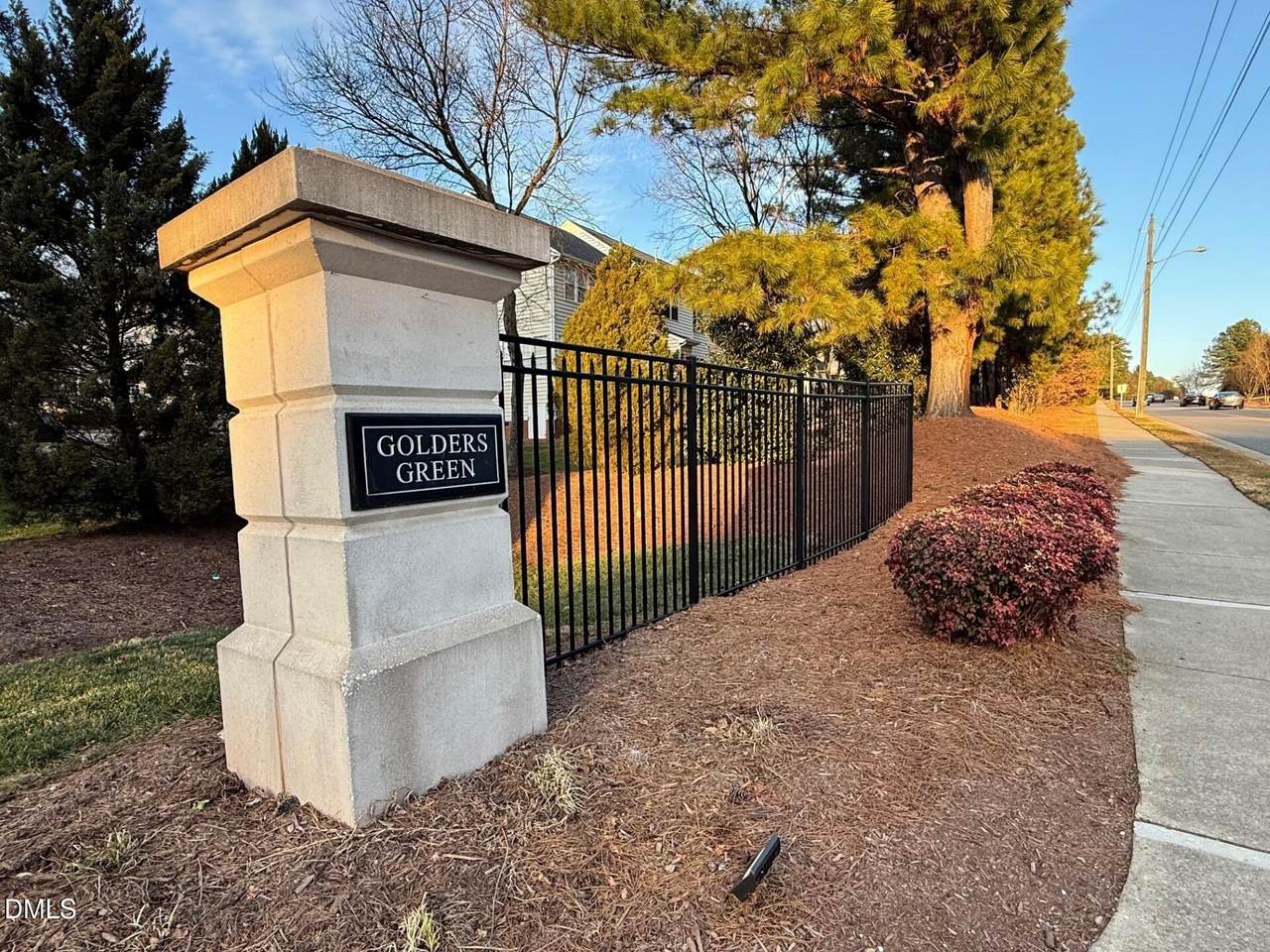 500 Nottinghill Walk - Photo 1