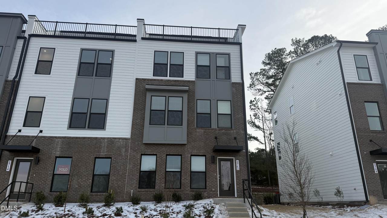 2712 Kempthorne Road - Photo 1