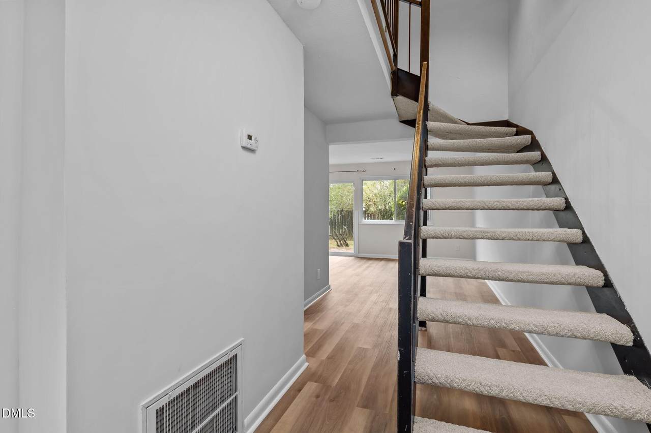 220 Elizabeth Street - Photo 1