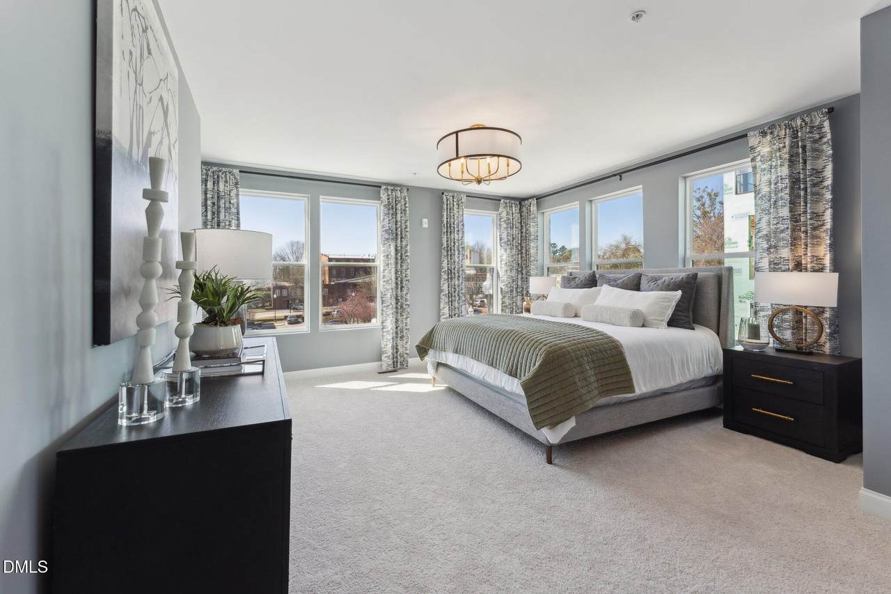 156 White Street - Photo 1