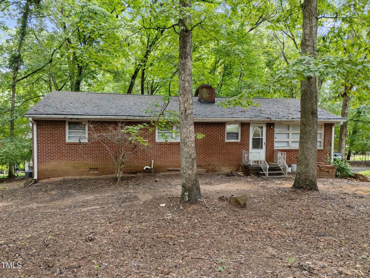 106 Markham Drive - Photo 1