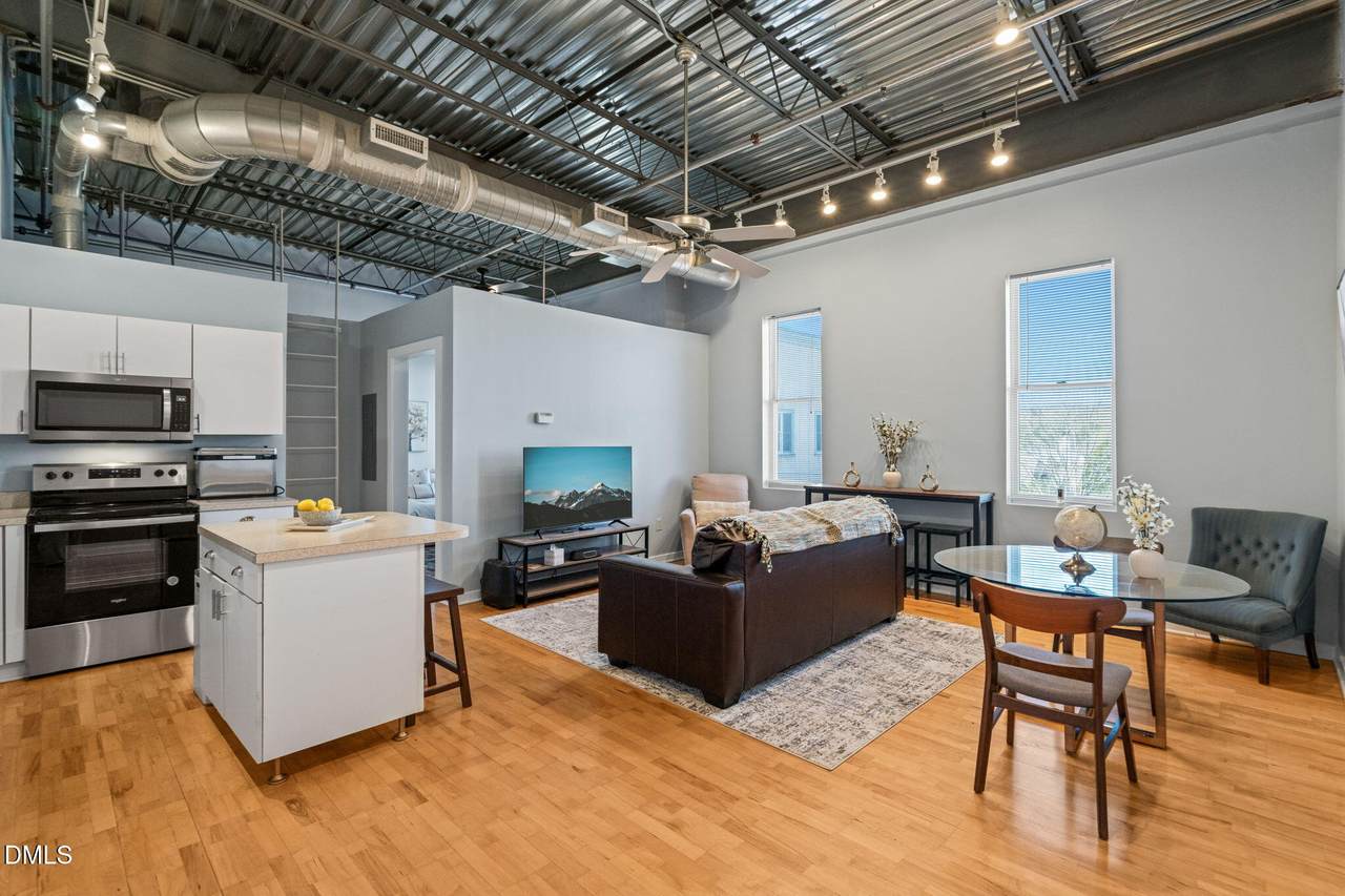 700 Market Street - Photo 1