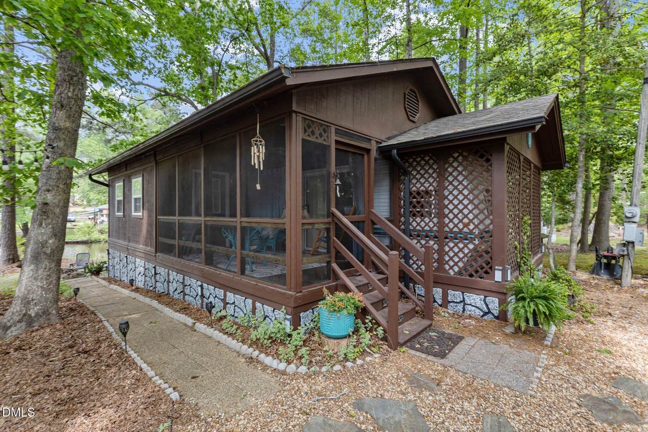 106 Desoto Drive - Photo 1