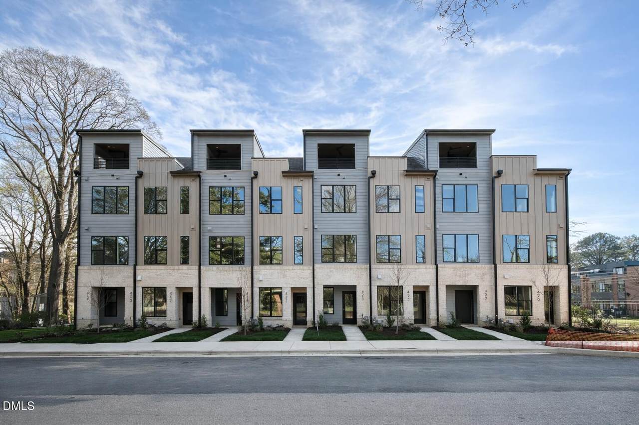 809 Niantic Street - Photo 1