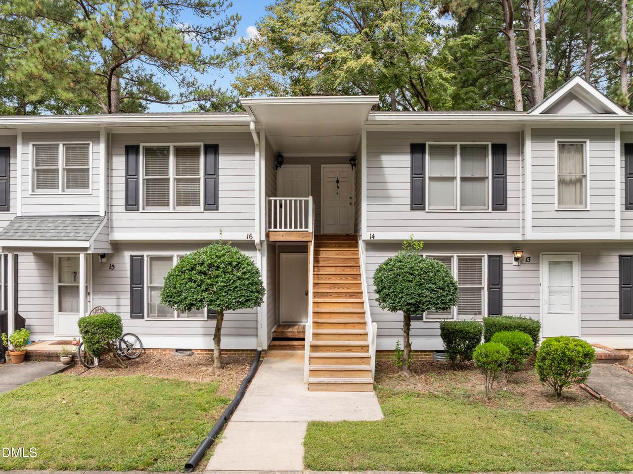 121 Westview Drive - Photo 1