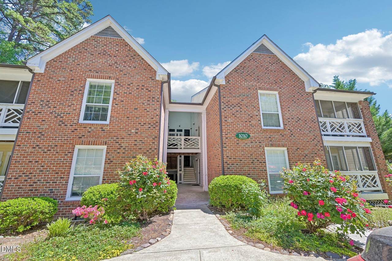 1010 Kingswood Drive - Photo 1