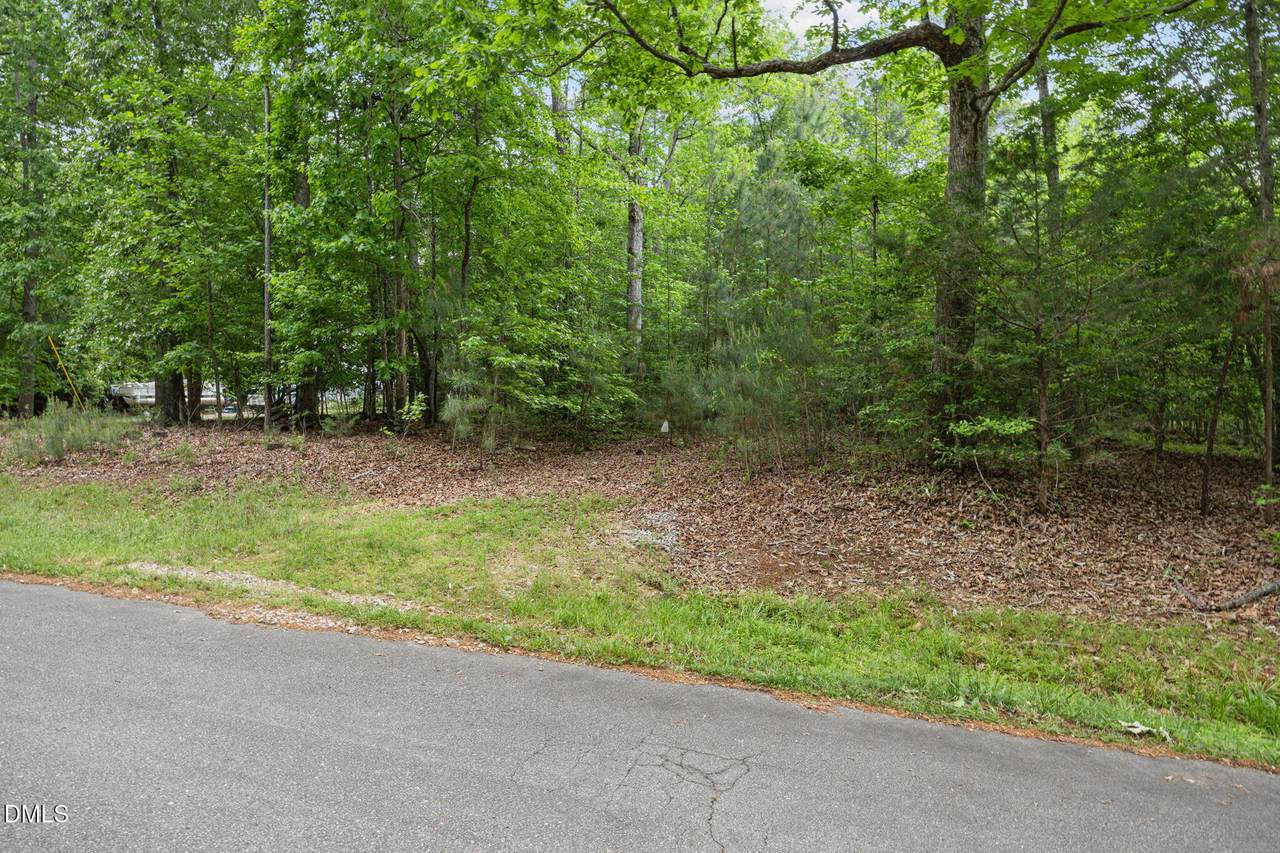 120 Chanute Circle - Photo 1