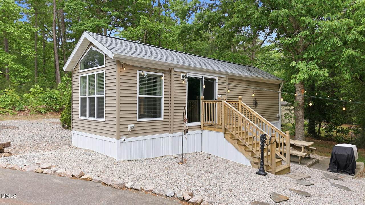 112 Mustang Drive - Photo 1