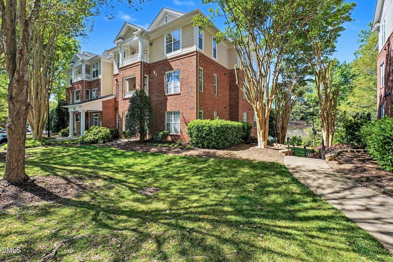 8221 Allyns Landing Way - Photo 1