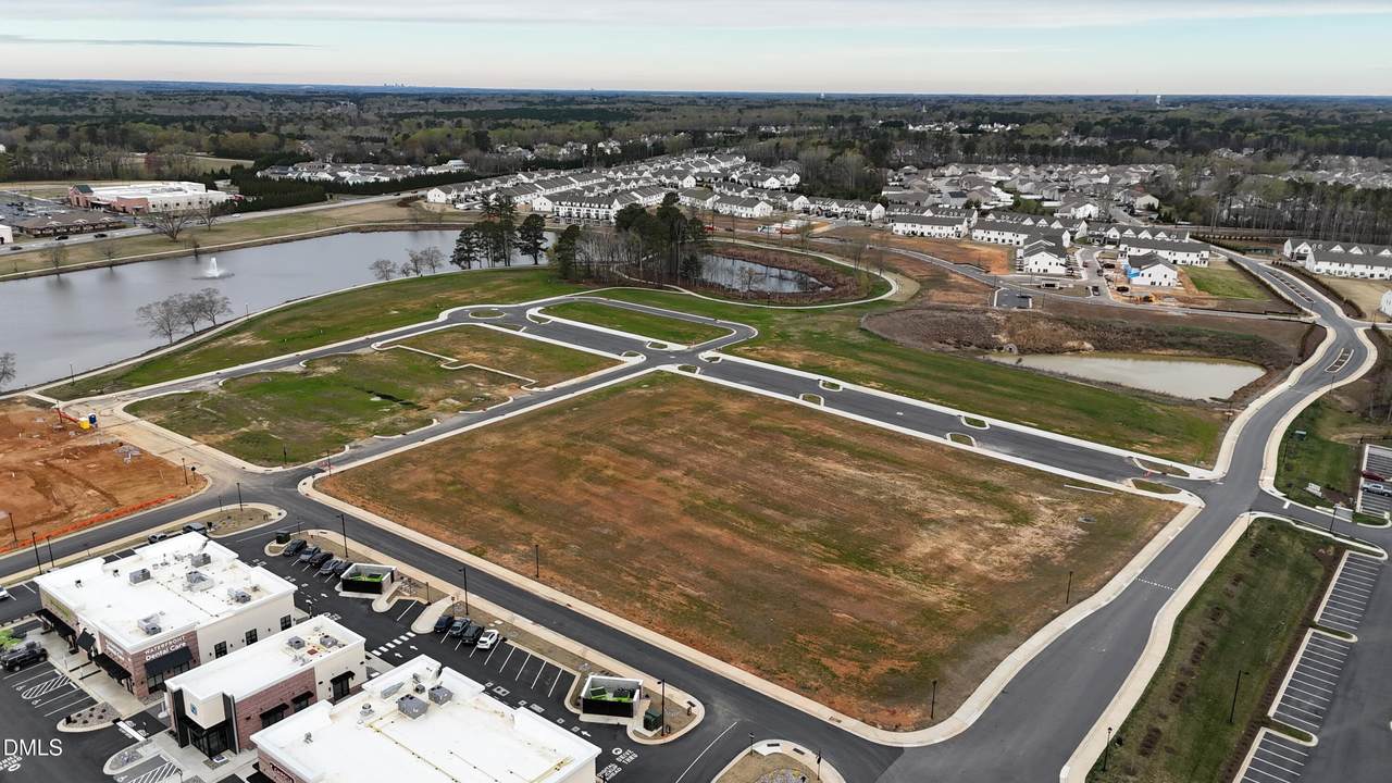 136 District Way - Photo 1
