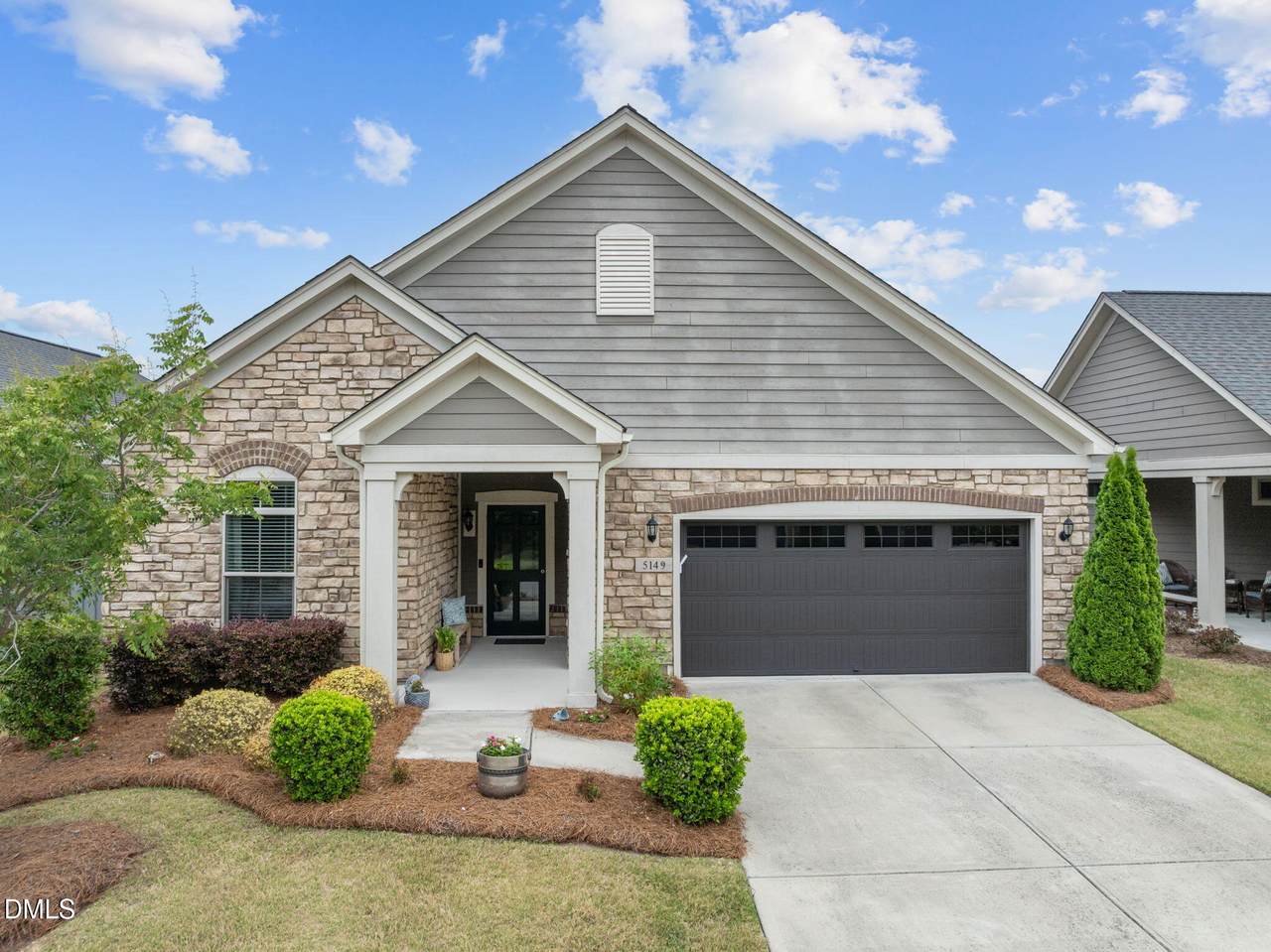 5149 Niagra Drive - Photo 1