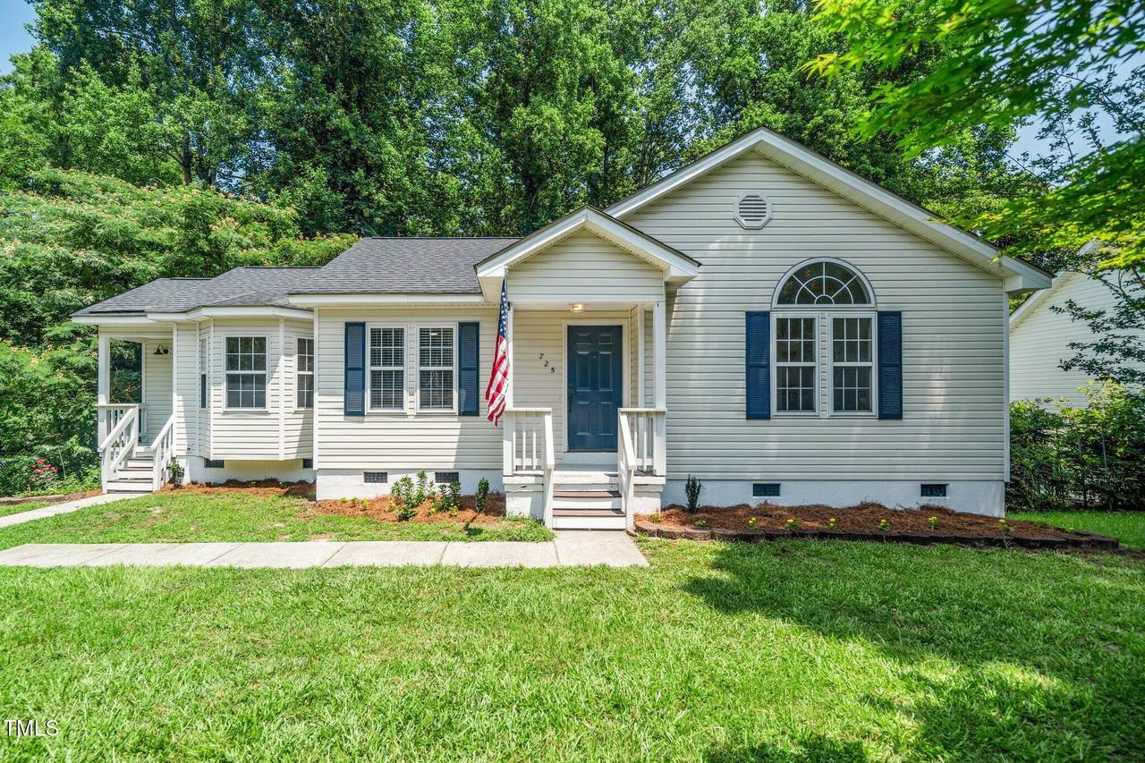 725 Maple Lane - Photo 1