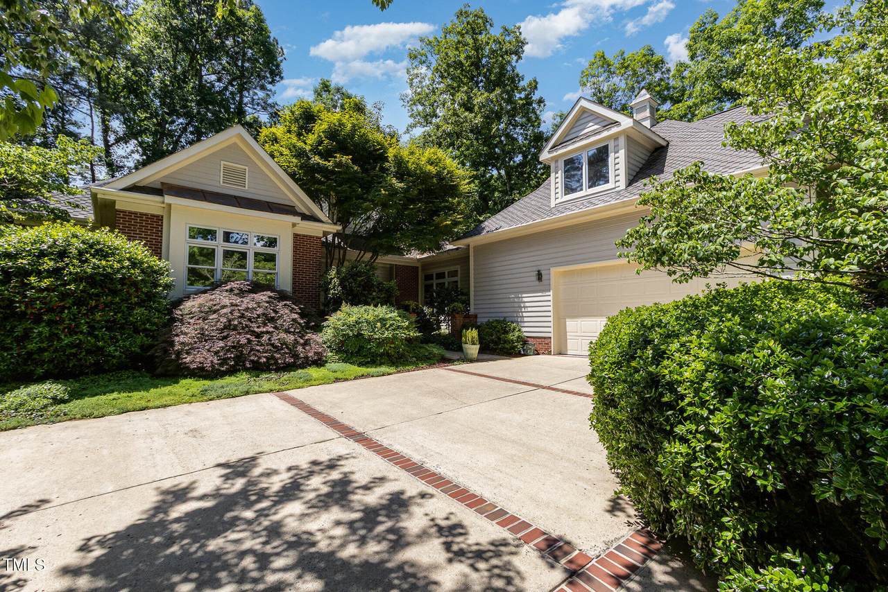 27425 Walker - Photo 1