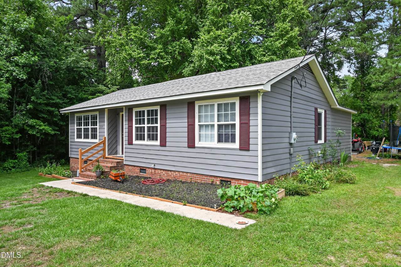 109 Snowden Street - Photo 1