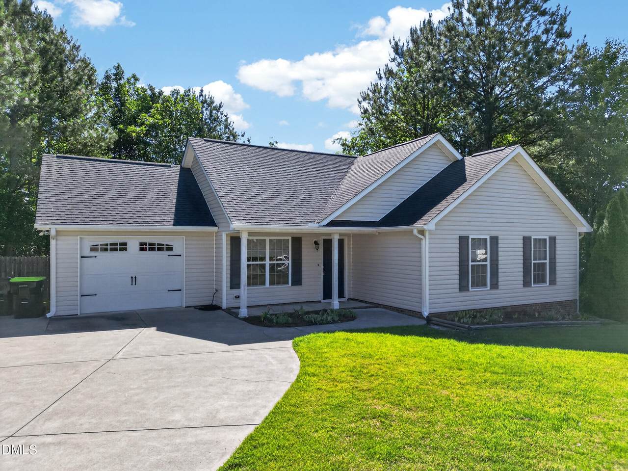 103 Dundee Place - Photo 1
