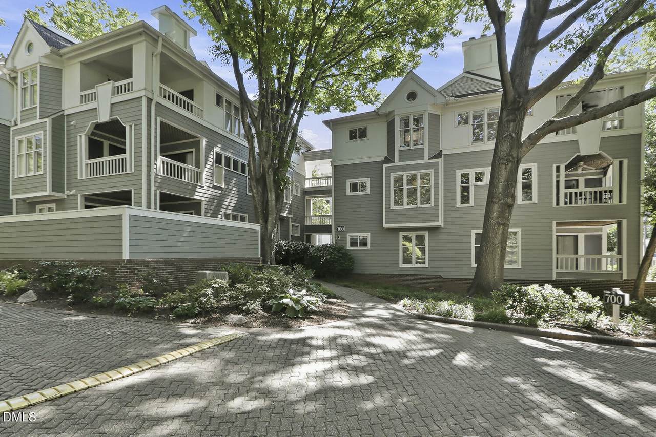 700 Bishops Park Drive - Photo 1