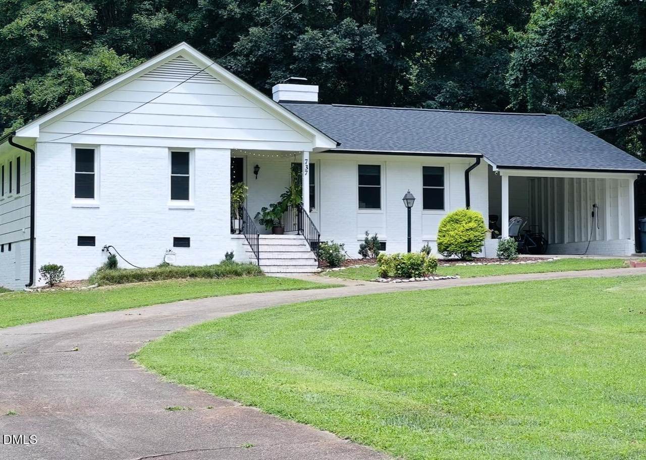 737 Lakeview Drive - Photo 1