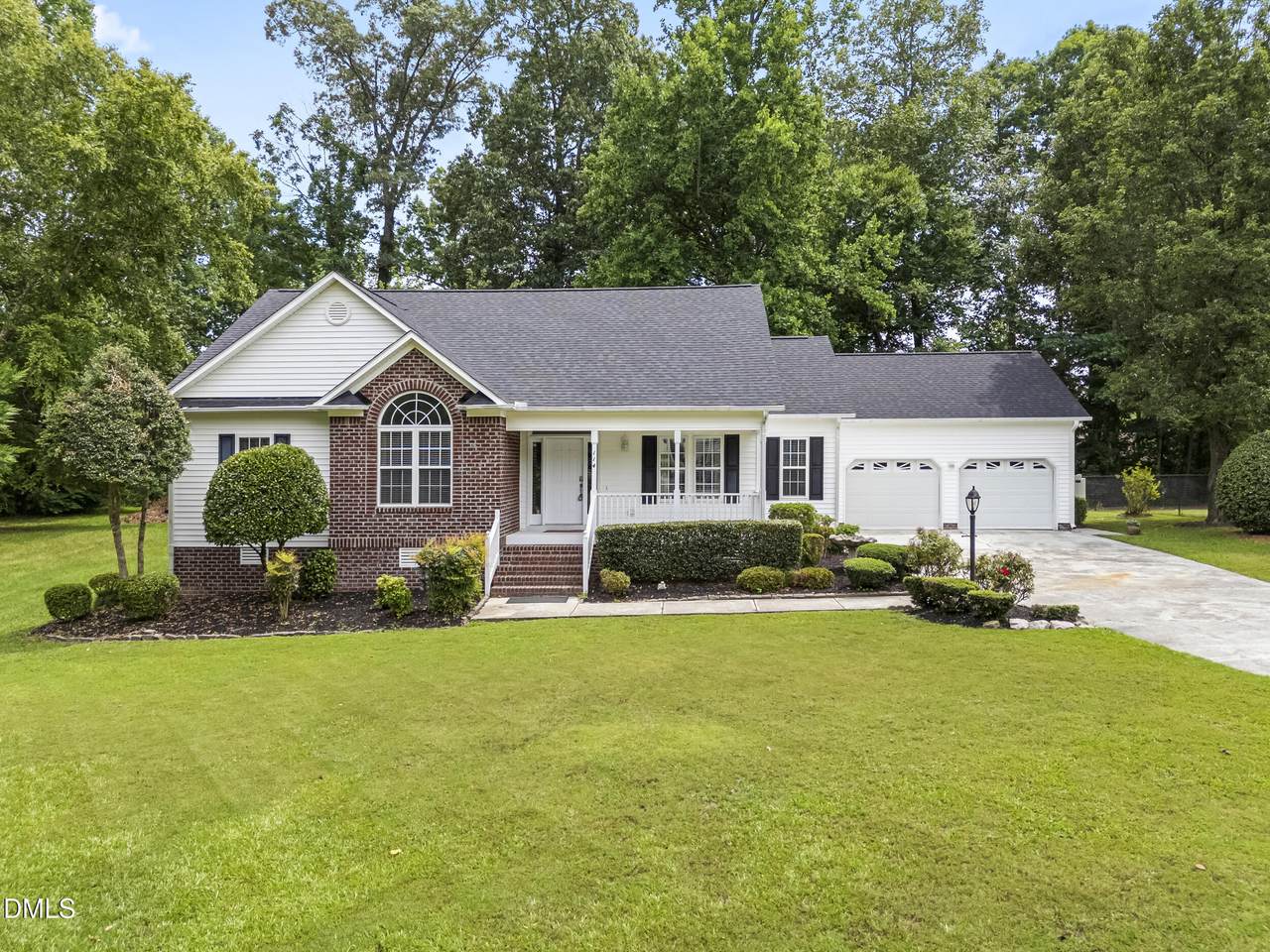 114 Skipping Stone Drive - Photo 1