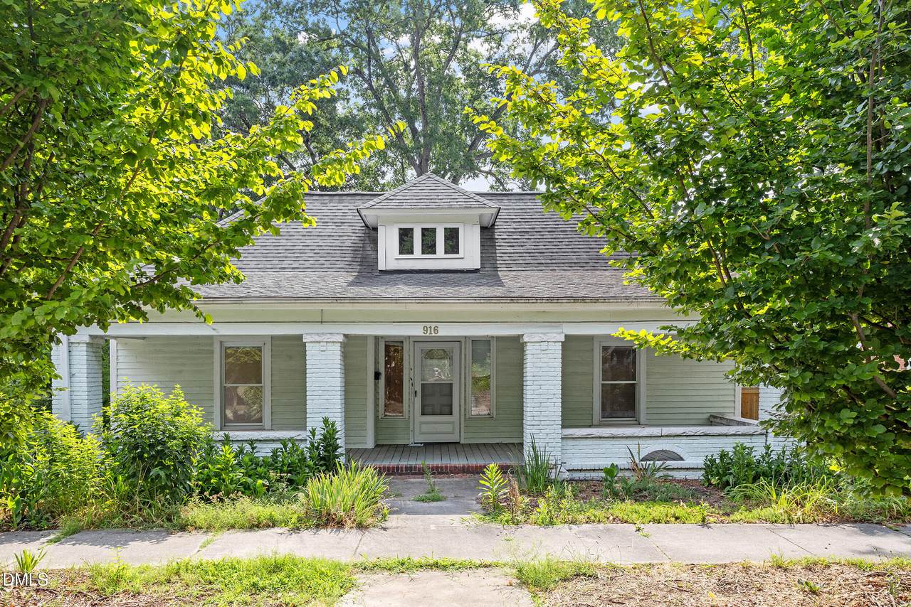 916 Buchanan Boulevard - Photo 1