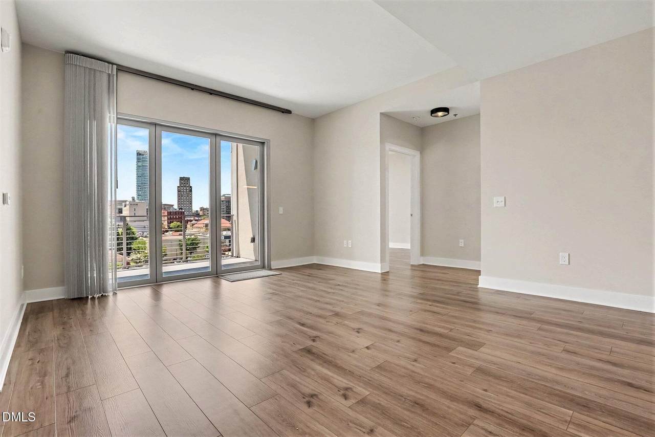 214 Hunt Street - Photo 1