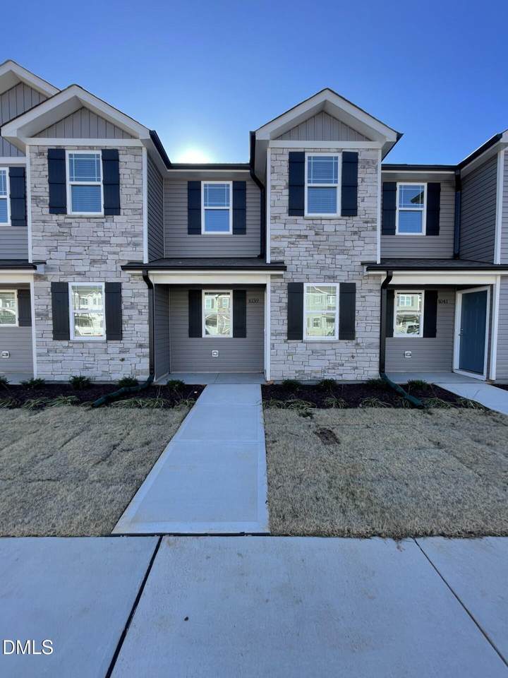 1039 Peony Lane - Photo 1