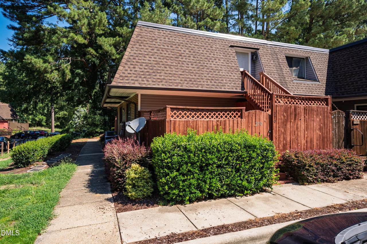 270 Summerwalk Circle - Photo 1