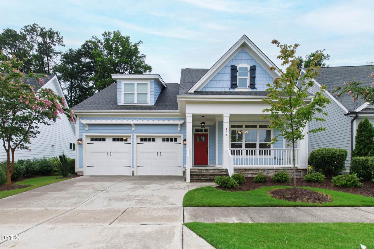 929 Groveview Wynd - Photo 1