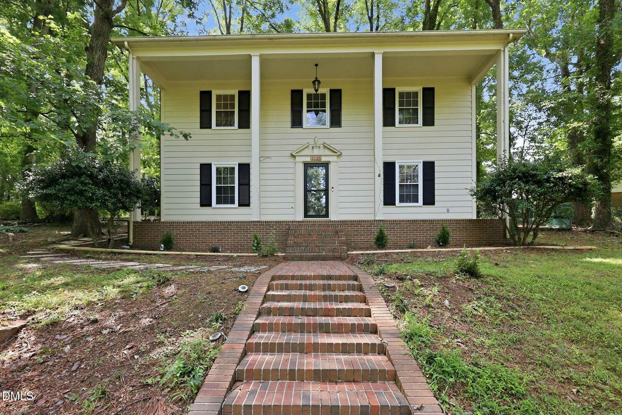 2121 Shoreline Drive - Photo 1