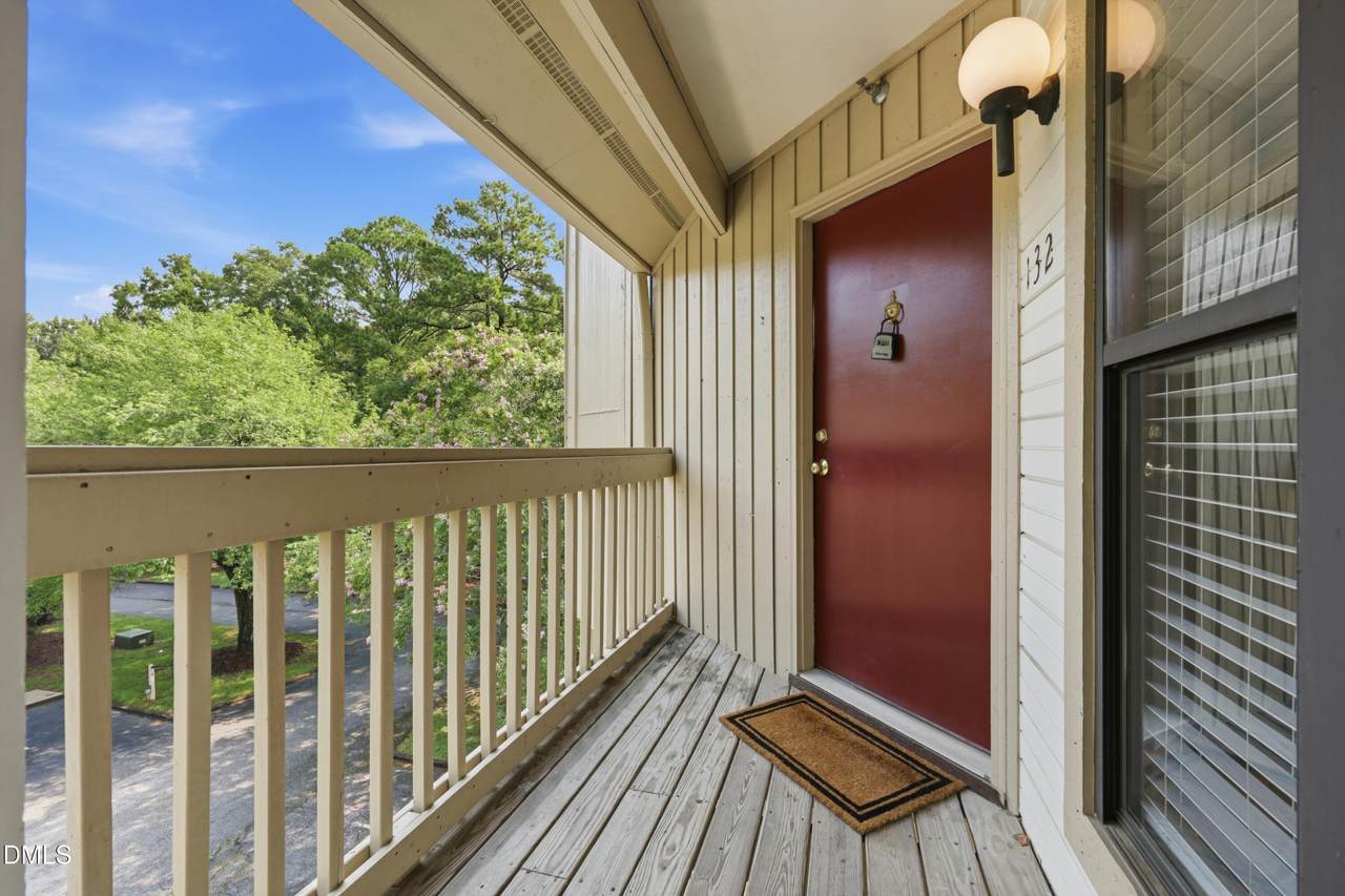 132 New Kent Place - Photo 1