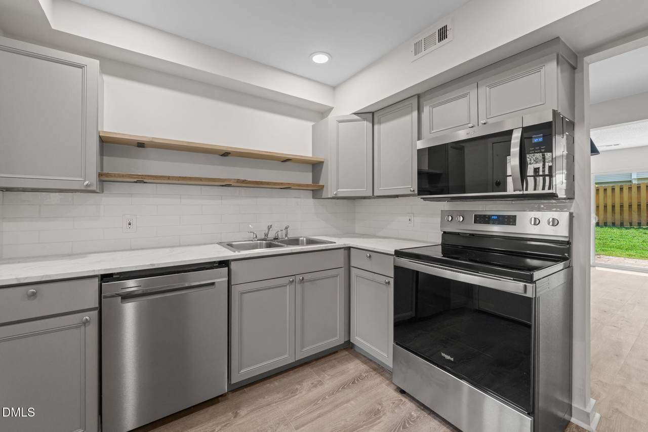 220 Elizabeth Street - Photo 1